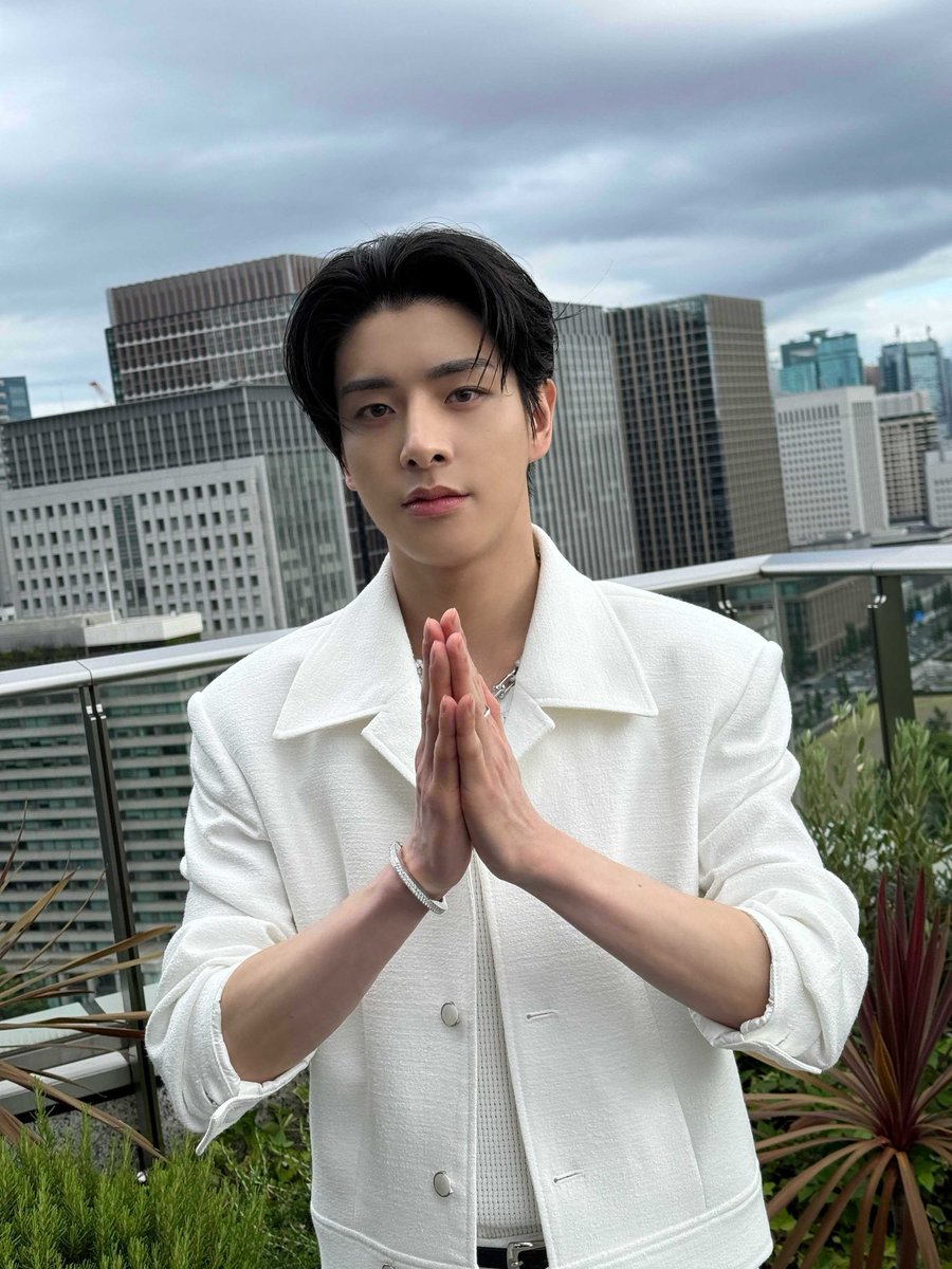 ppinkieshh's tweet image. mohon maaf lahir batin