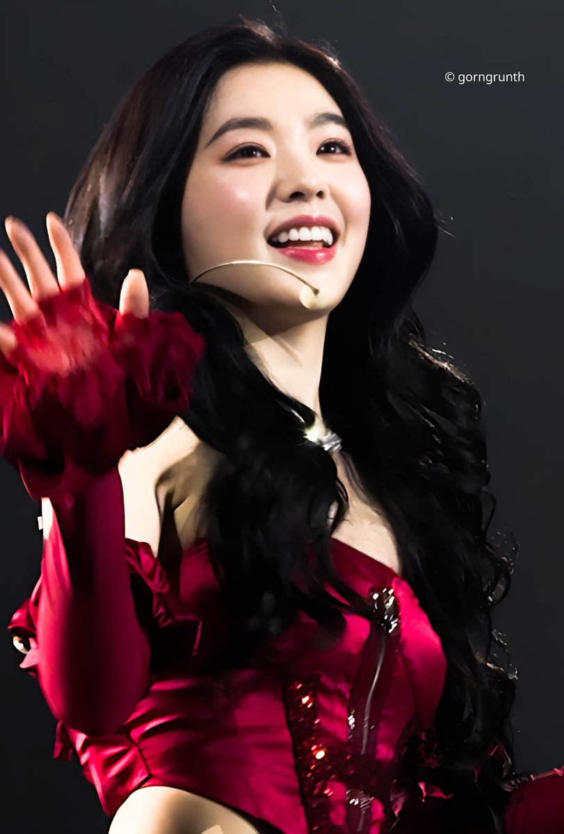 gorngrunth's tweet image. 250719 อยากดูคอนอีกแล้ว 🥺

#IRENE #아이린 #RedVelvet_IRENE_SEULGI_BALANCE_BKK