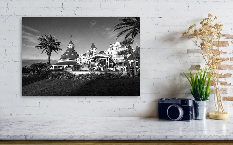 GiacalonePhoto's tweet image. Classic Hotel Del - Classic Monochrome
More info and pricing here: joegiacaloneart.pixels.com/featured/class…
#HotelDelCoronado
#blackandwhitephotography
#josephgiacaloneart