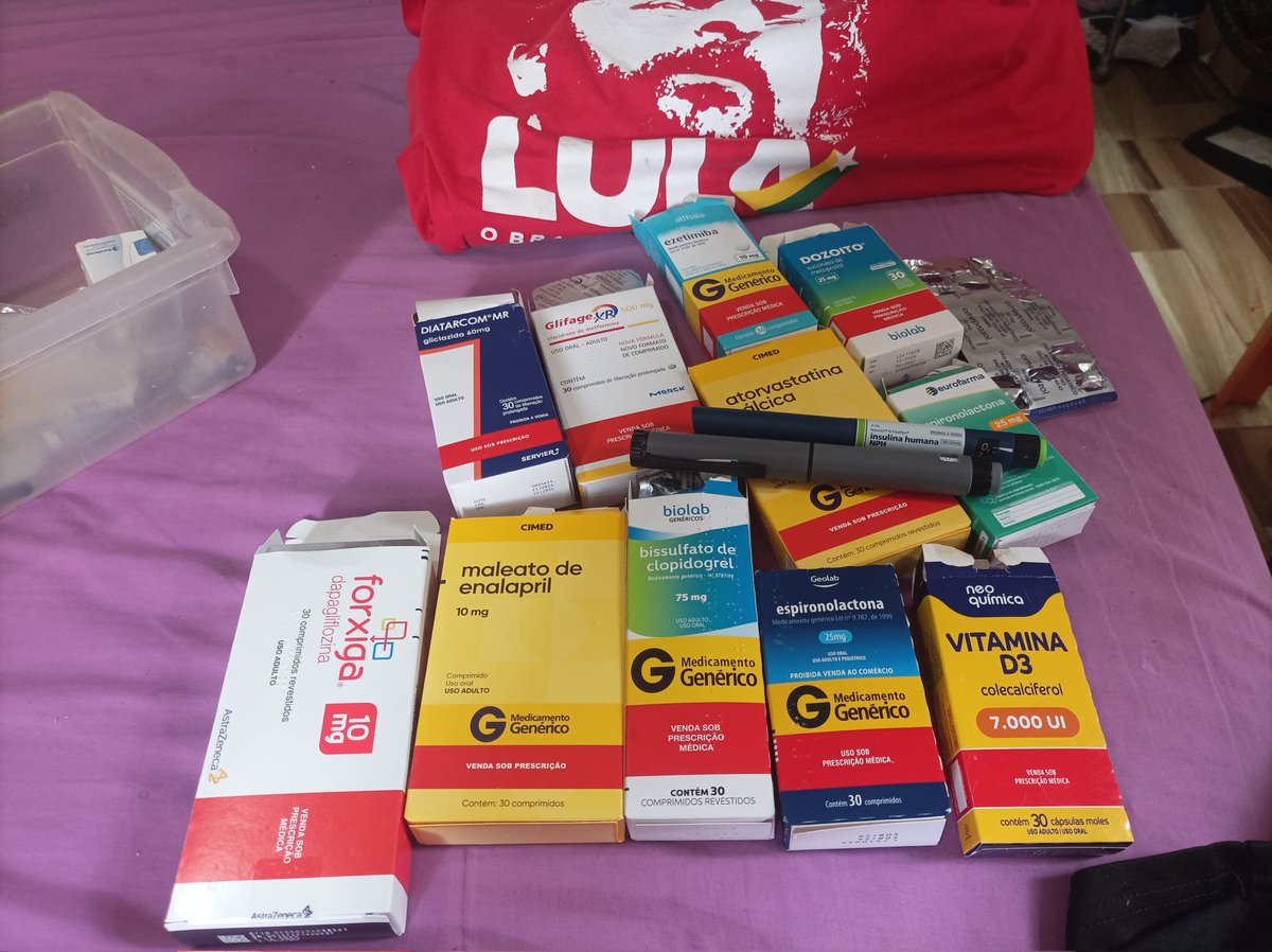 VAndradeLula's tweet image. A moça da New esquerda disse ontem que eu me faço de vítima 😳! Obrigado @LulaOficial , @padilhando , @minsaude @JanjaLula , pego todos esses remédios na Farmácia Pupular DE GRAÇA! A farmácia que @jairbolsonaro tinha acabado! VIVA O SUS! VIVA LULA! ESTAMOS COM ALEXANDRE
