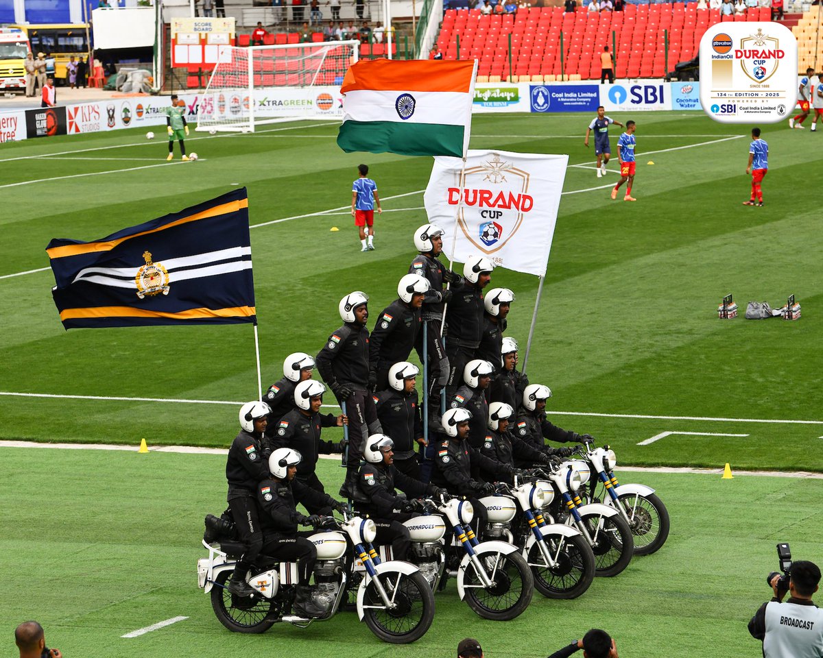 thedurandcup's tweet image. Balance, bravery, and brilliance on two wheels! 💫
The Tornadoes of the ASC Motorcycle Display Team left the crowd in awe at the Shillong Opening Ceremony. 🏍️
#134thEditionofIndianOilDurandCup #PoweredBySBIandCoalIndia #DurandCup2025 #ManyChampionsOneLegacy #IndianFootball