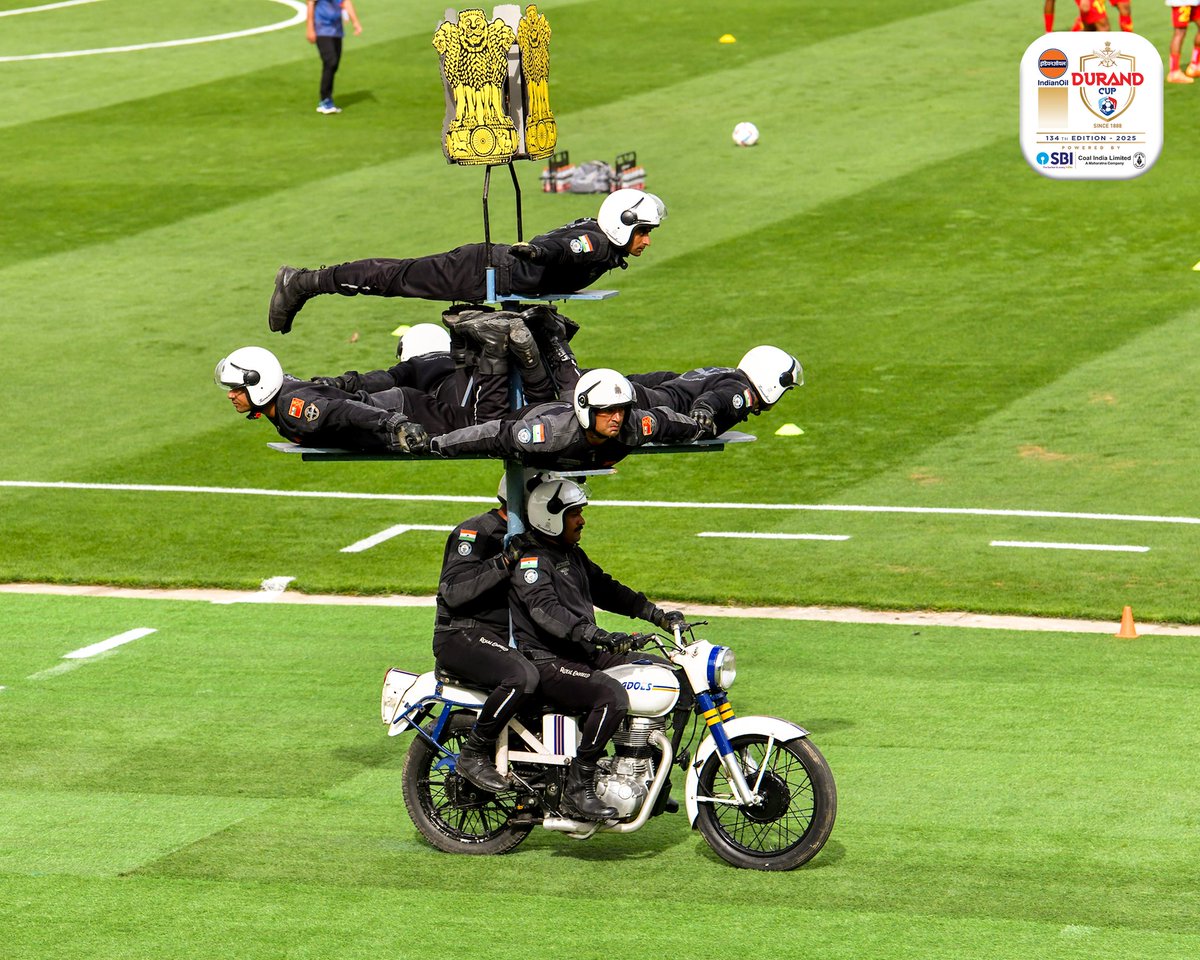 thedurandcup's tweet image. Balance, bravery, and brilliance on two wheels! 💫
The Tornadoes of the ASC Motorcycle Display Team left the crowd in awe at the Shillong Opening Ceremony. 🏍️
#134thEditionofIndianOilDurandCup #PoweredBySBIandCoalIndia #DurandCup2025 #ManyChampionsOneLegacy #IndianFootball