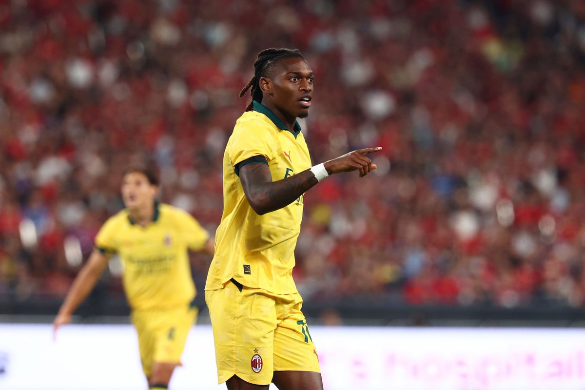 lnstantFoot's tweet image. 🚨 Massimilano Allegri est TRÈS SATISFAIT par Rafael Leão en tant que n°9 ! 🇵🇹🚀
"Il a été EXCELLENT en avant-centre !
Il a des qualités extraordinaires, il progresse et je pense qu'il a atteint l'âge de la maturité.
C'est le moment idéal pour lui de réaliser une bonne…