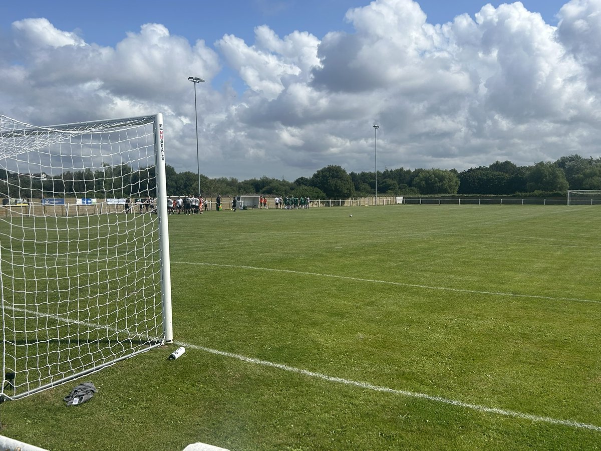 Steve Barrow (@barrowsteve) on Twitter photo 19 degrees and we’re having water break. FML 😭🔫 19 degrees and we’re having water break. FML 😭🔫