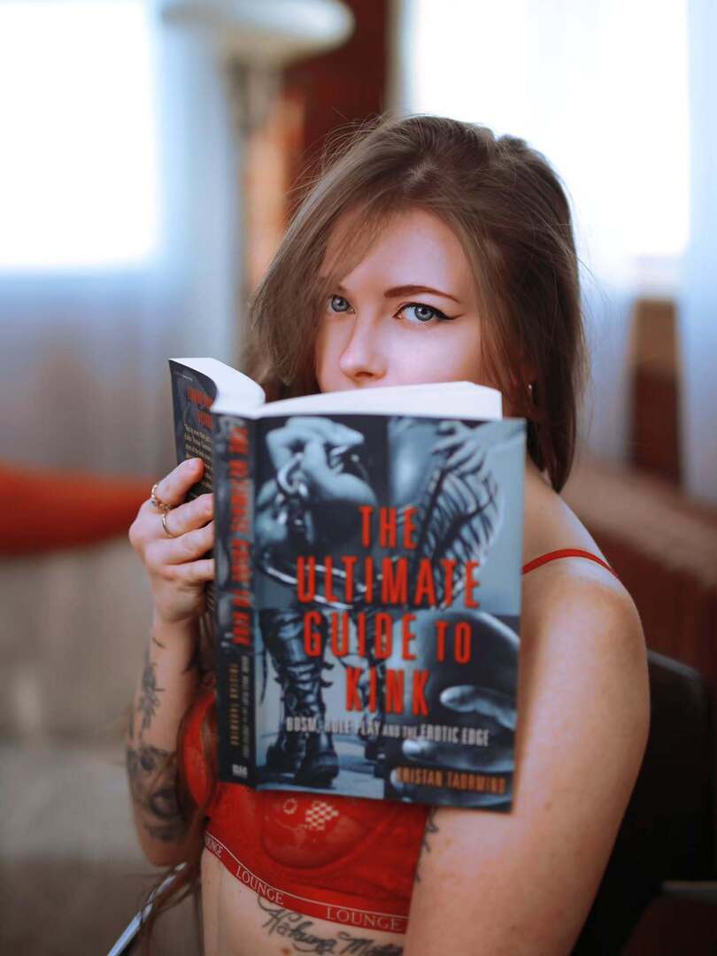 Britt
Talent : @the_tiny_model
DOP : <a href="/justinjaideep/">Justin Jaideep</a> 
.
.
.
#lingerie #redlingerie #glamour #portrait #boudoir #lacelingerie #fashion #styling instagr.am/p/DMkwTPssdzM/