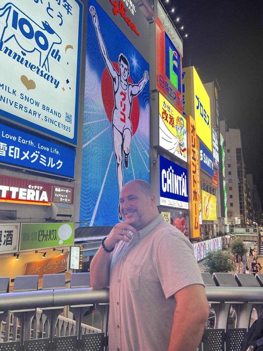 OsakaProtocol's tweet image. Many more Devs from the Cult of Black Shiba are visiting our Lord the Glico Man in Osaka! ⛩️

It is said those who make the journey return feeling better.

Maybe it’s a sign ✨

Have you seen the Glico Man? 

#ifeelbetter