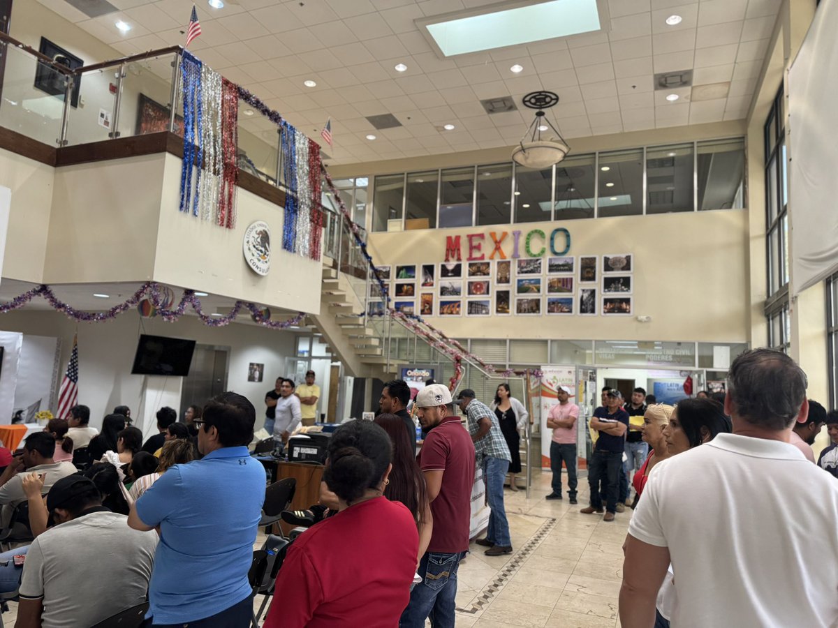 ConsulMexOrl's tweet image. Continúa el #SábadoCiudadano de #AudienciasPúblicas durante la Jornada Sabatina en el Consulado de México en Orlando.
Durante esta jornada, se brindan los siguientes servicios consulares
🟢 Afiliación al #IMSS
🟢 Expedición de pasaporte
🟢 Credencial para votar (INE)
🟢…