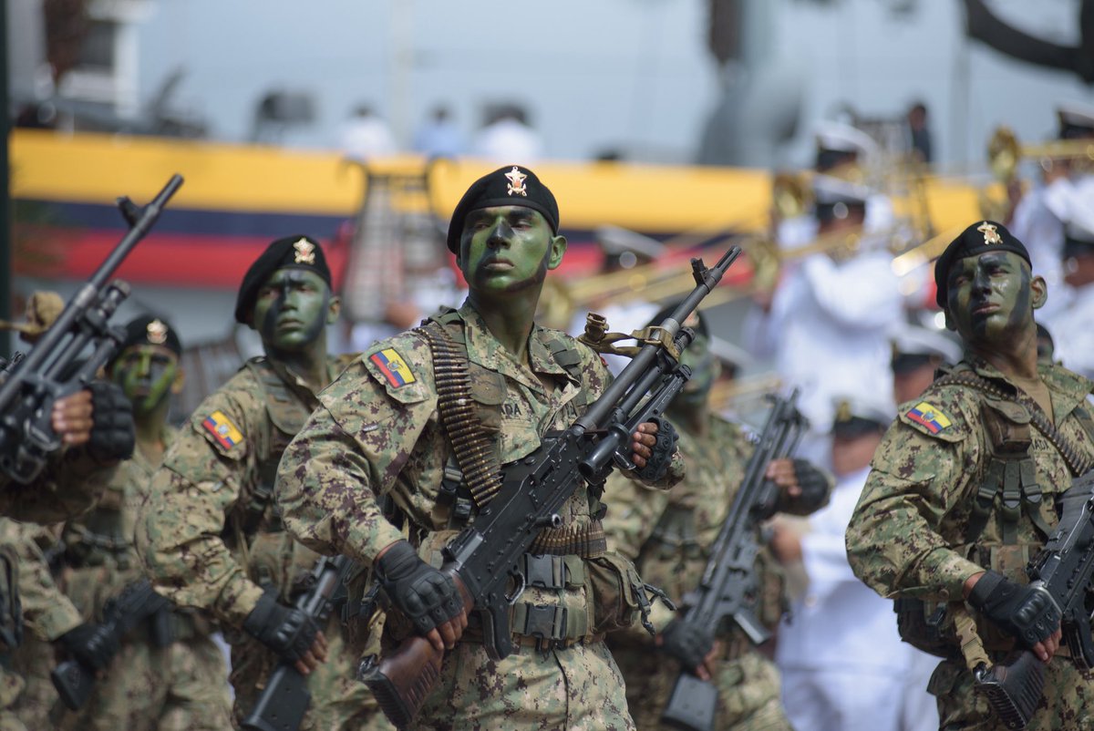 FFAAECUADOR's tweet image. Gloria a nuestros héroes navales🇪🇨

Las Fuerzas Armadas del Ecuador conmemoran con honor el Octogésimo Cuarto Aniversario del Combate Naval de Jambelí y el Día Clásico de la Armada del Ecuador.

Desde la ciudad de Guayaquil, se desarrolló una solemne ceremonia y desfile militar…