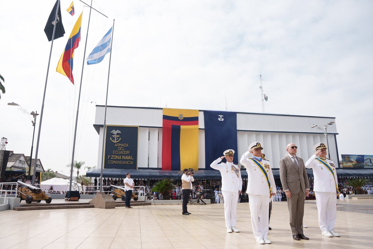 FFAAECUADOR's tweet image. Gloria a nuestros héroes navales🇪🇨

Las Fuerzas Armadas del Ecuador conmemoran con honor el Octogésimo Cuarto Aniversario del Combate Naval de Jambelí y el Día Clásico de la Armada del Ecuador.

Desde la ciudad de Guayaquil, se desarrolló una solemne ceremonia y desfile militar…
