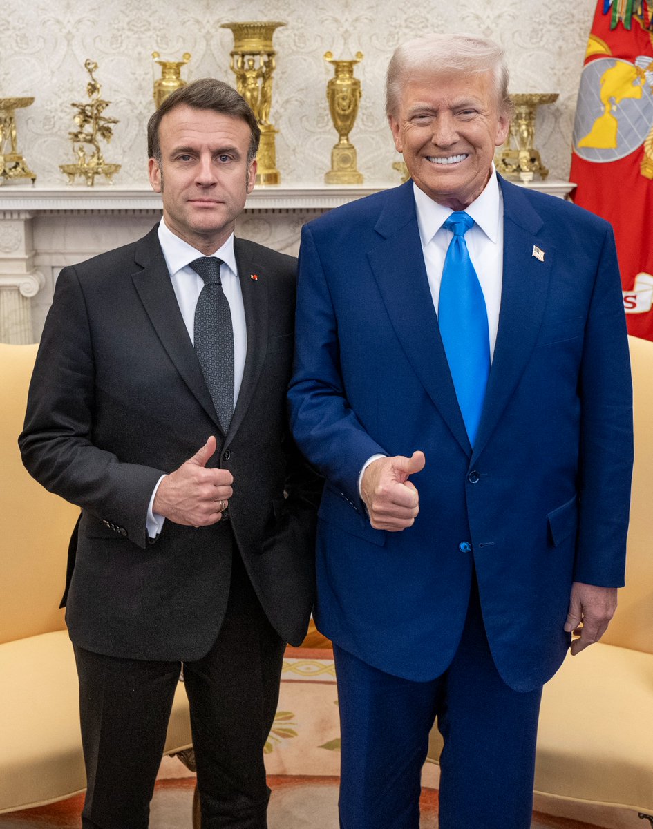 FZuccheroso's tweet image. Trump da uno schiaffo a Macron sul riconoscimento dello stato in Palestina, Macron da un calcio nel c... a Trump sugli aiuti a Gaza.