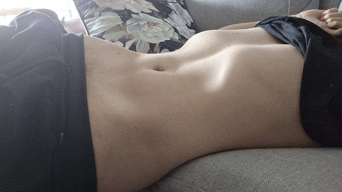 // irl posting // 

I hand over thirst trap 🫴

Am feeling really good about my body today 🥹