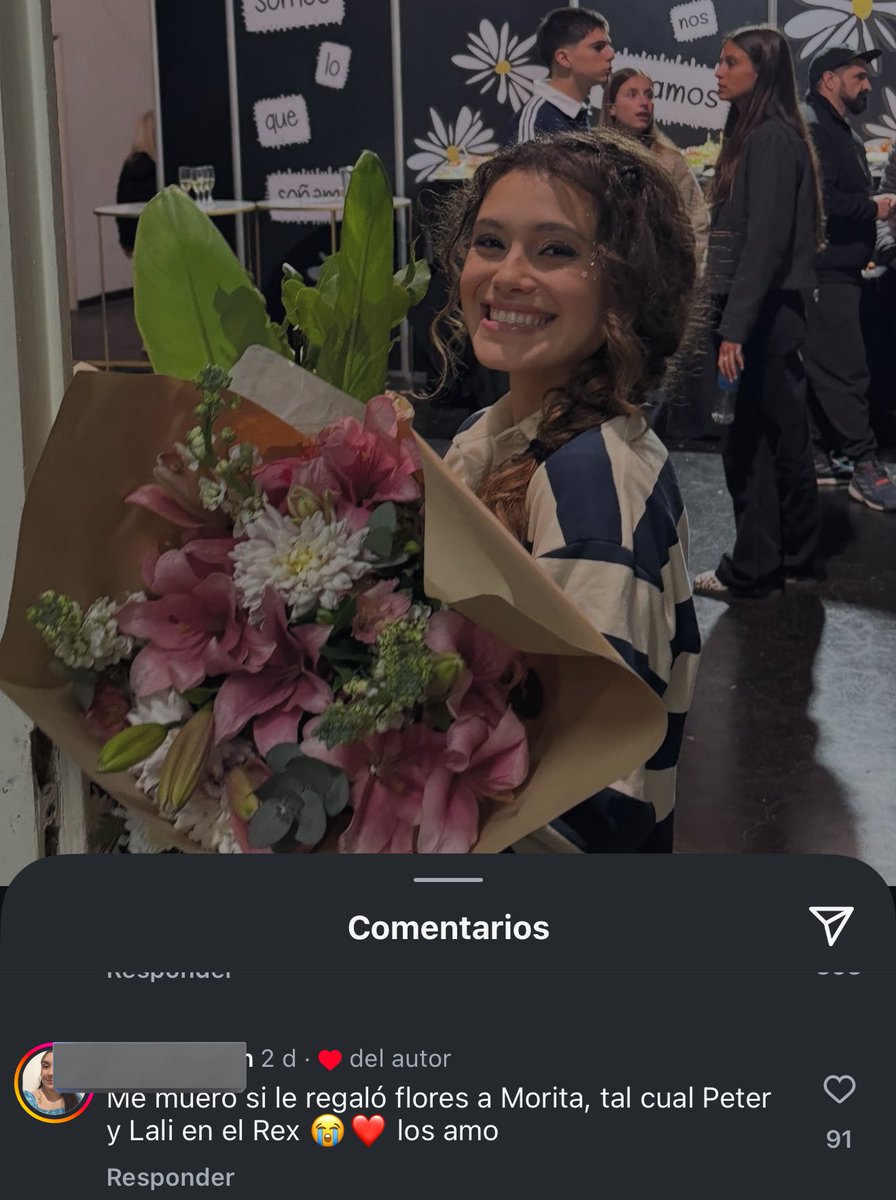 TBESTHL's tweet image. el like de toti ya sabemos quién le regaló las flores💋