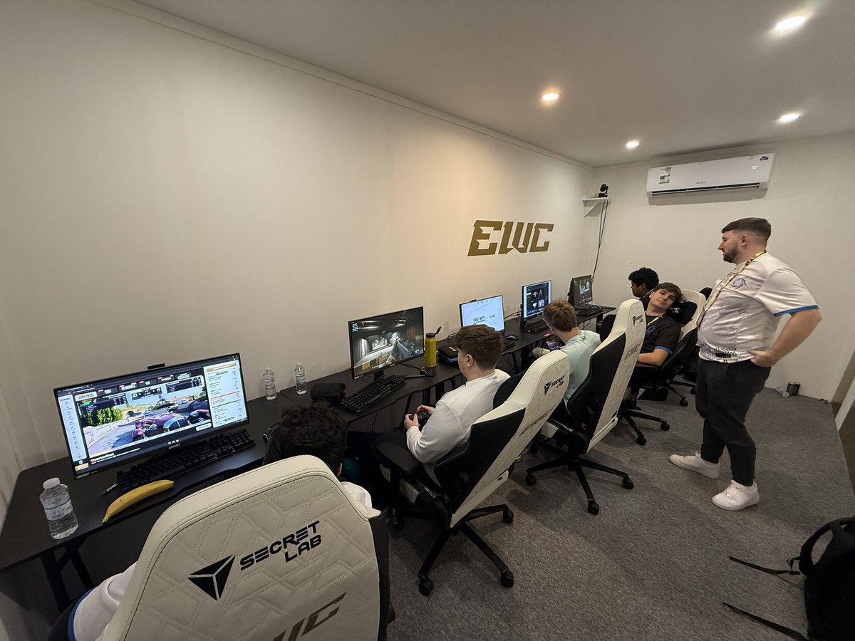 FiveFears's tweet image. 1 Hour until Gametime🔥

#FiveFears l  #FearTheFive l #EWC2025