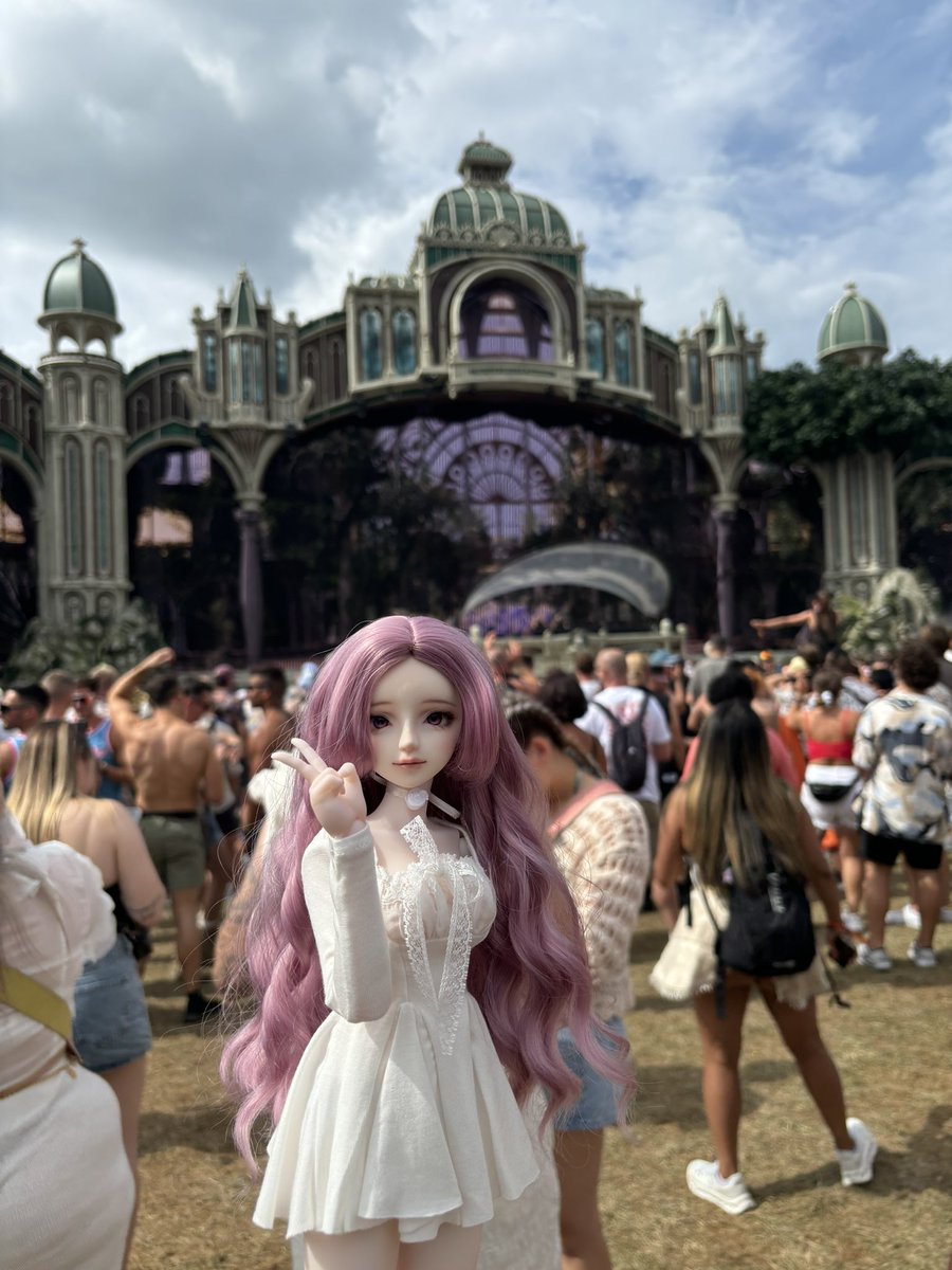 eldora_model's tweet image. 人形ブランド「ブランカ」がベルギーのTomorrowlandに上陸
Doll brand Blanca lands at Tomorrowland in Belgium
🔳ドールブランド
@Blanca_eldora
#Blanca #Tomorrowland2025