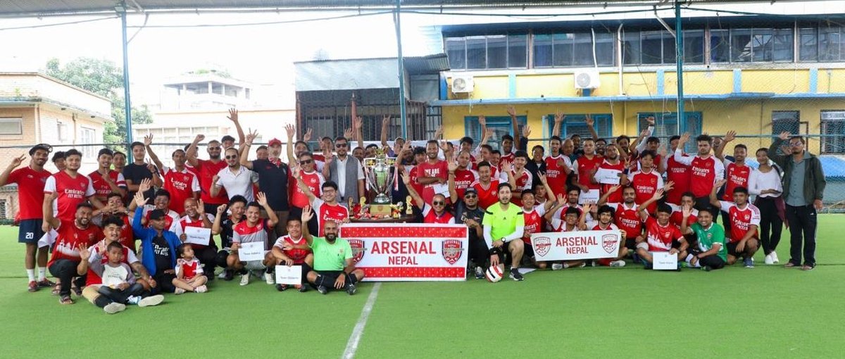 Himalayabiraj's tweet image. बेलायतको @Arsenal क्लबसँग औपचारिक आबद्धता रहेको @ArsenalNepal द्वारा आयोजित १०औं फुटसल प्रतियोगिता सम्पन्न!
आयोजक तथा सहभागी सबैलाई हार्दिक बधाई र धन्यवाद!
"Victoria Concordia Crescit" Victory Through Harmony 🔴⚪
#Gunners #ArsenalNepal #FutsalTournament #Arsenal #SportsForUnity
