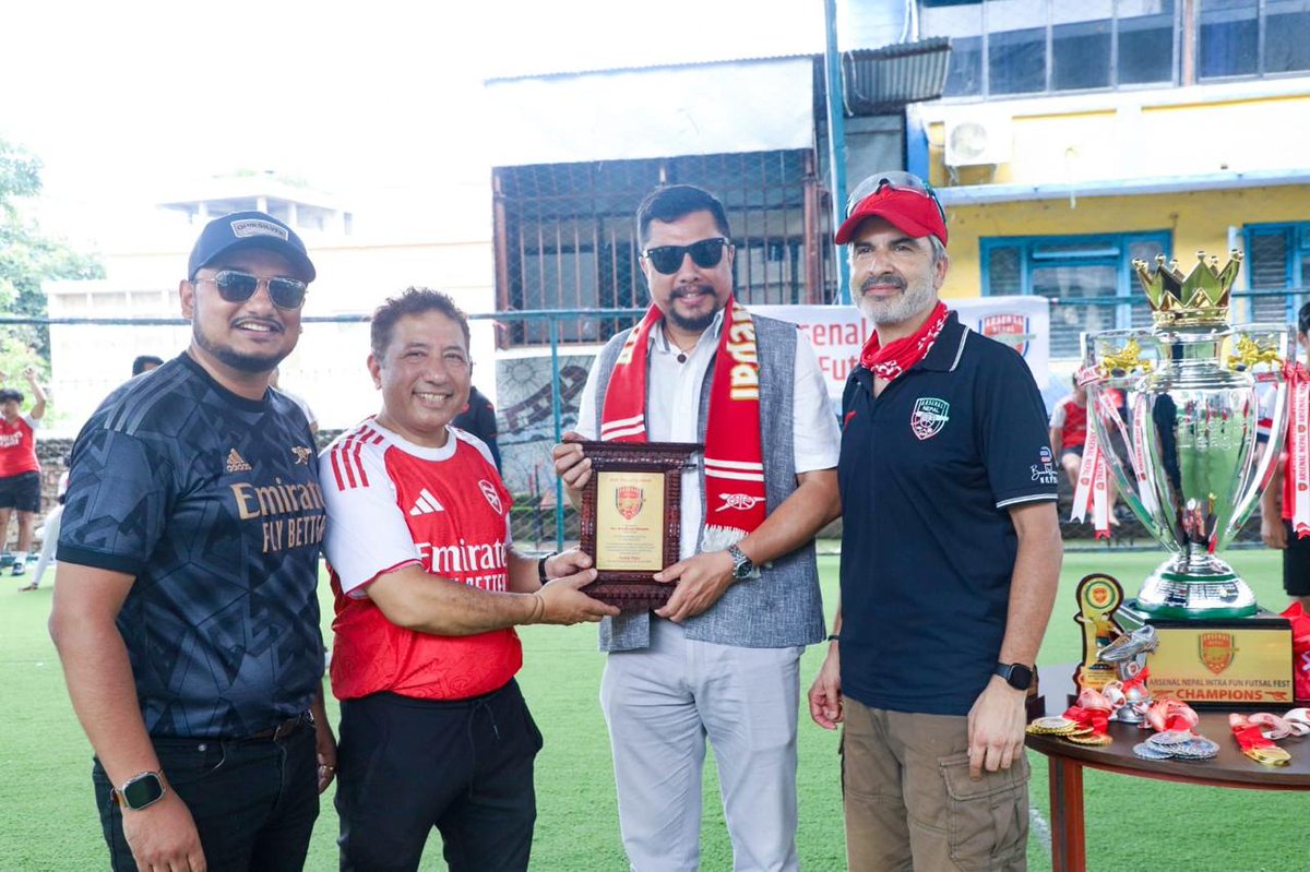 Himalayabiraj's tweet image. बेलायतको @Arsenal क्लबसँग औपचारिक आबद्धता रहेको @ArsenalNepal द्वारा आयोजित १०औं फुटसल प्रतियोगिता सम्पन्न!
आयोजक तथा सहभागी सबैलाई हार्दिक बधाई र धन्यवाद!
"Victoria Concordia Crescit" Victory Through Harmony 🔴⚪
#Gunners #ArsenalNepal #FutsalTournament #Arsenal #SportsForUnity