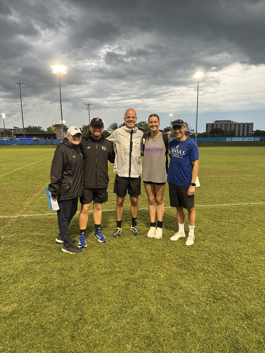 audreyconnealy4's tweet image. Thank you so much @KUWSoccer for the invite and putting on an incredible camp! Loved getting to work with the amazing players and coaches!
@TiffHansenKU @TylerSmaha @GEA_09_ECNL @GEA_ECNL @ImYouthSoccer @ECNLgirls @TopDrawerSoccer