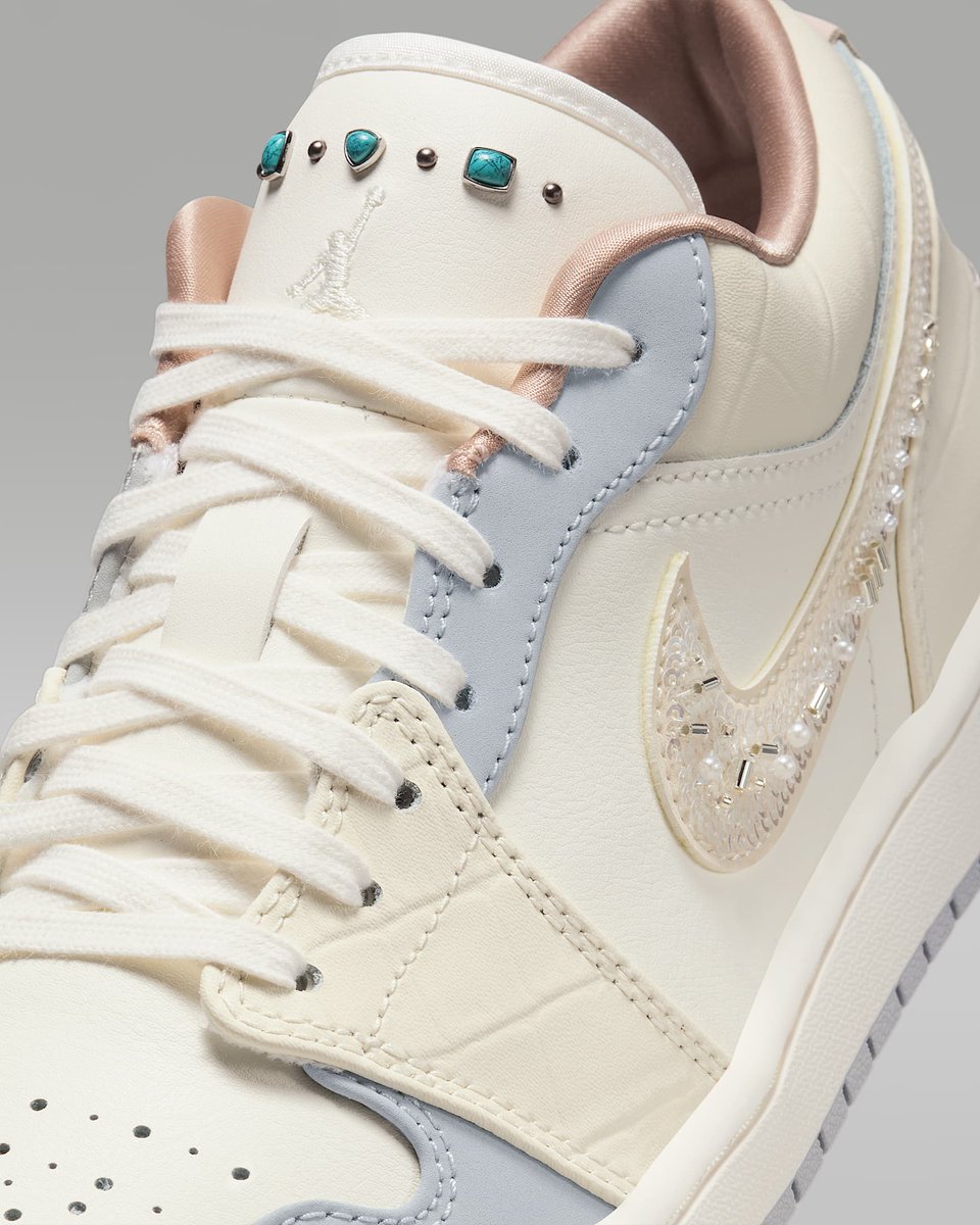 SBDetroit's tweet image. Air Jordan 1 Low "Sail/Soft Pearl"
BUY NOW: tinyurl.com/dutndrez