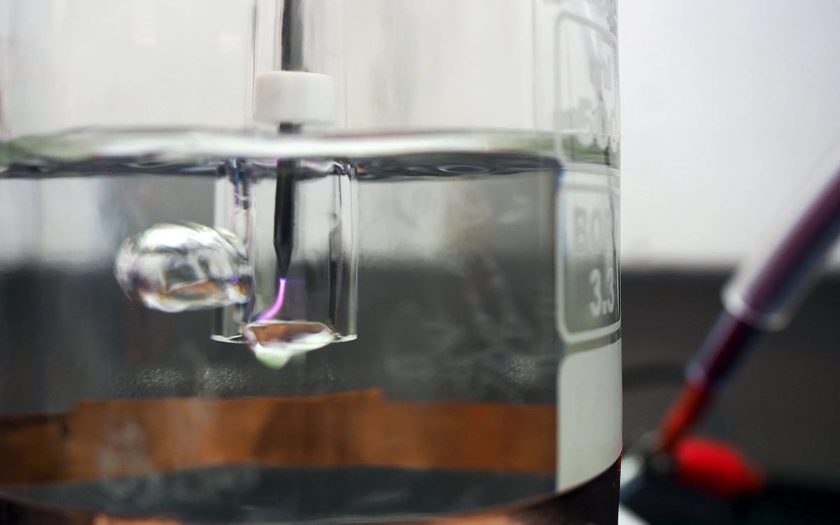 IEEESpectrum's tweet image. Scientists from Sydney, Australia, have used #AI to create #ammonia using renewable energy seven times faster than any previous method. The ammonia created can improve fertilizers and help with the storage and transportation of hydrogen.
buff.ly/DT6VcZ9