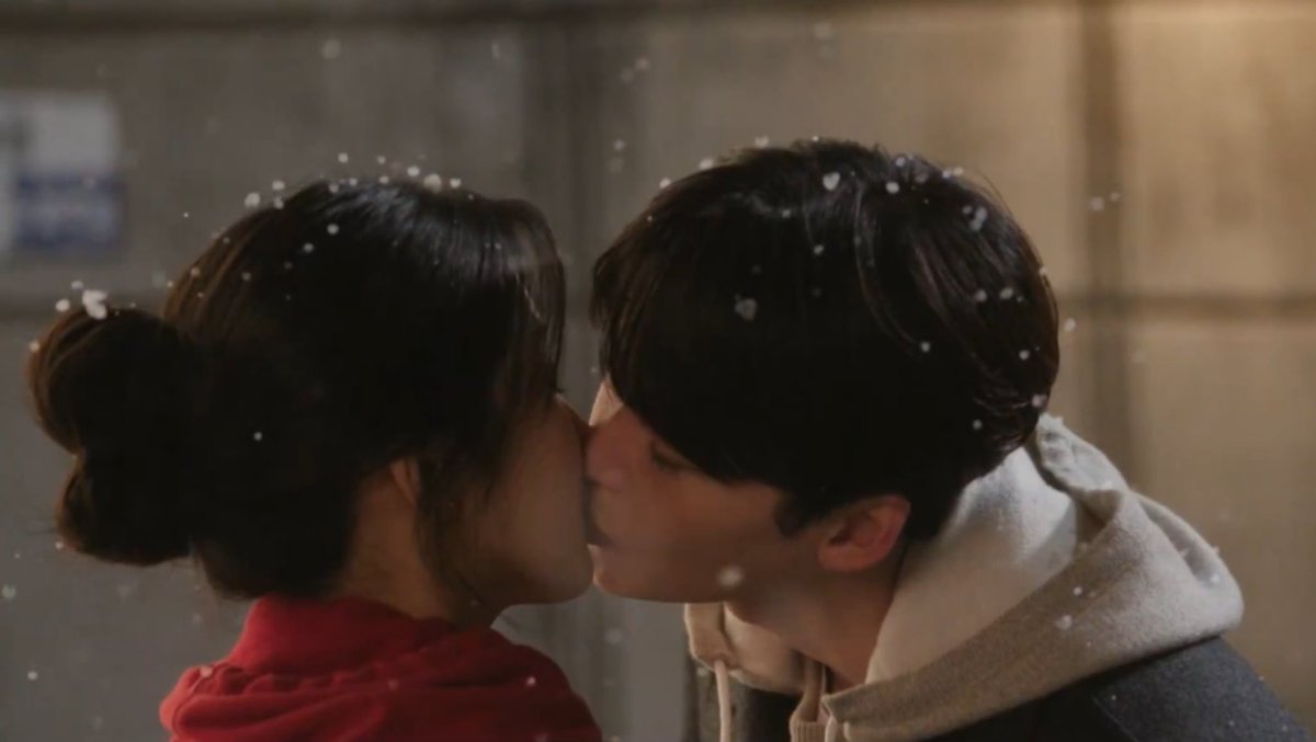 ljsfeels's tweet image. juhyeong &amp;amp; heeji my most beautiful couple 🤍