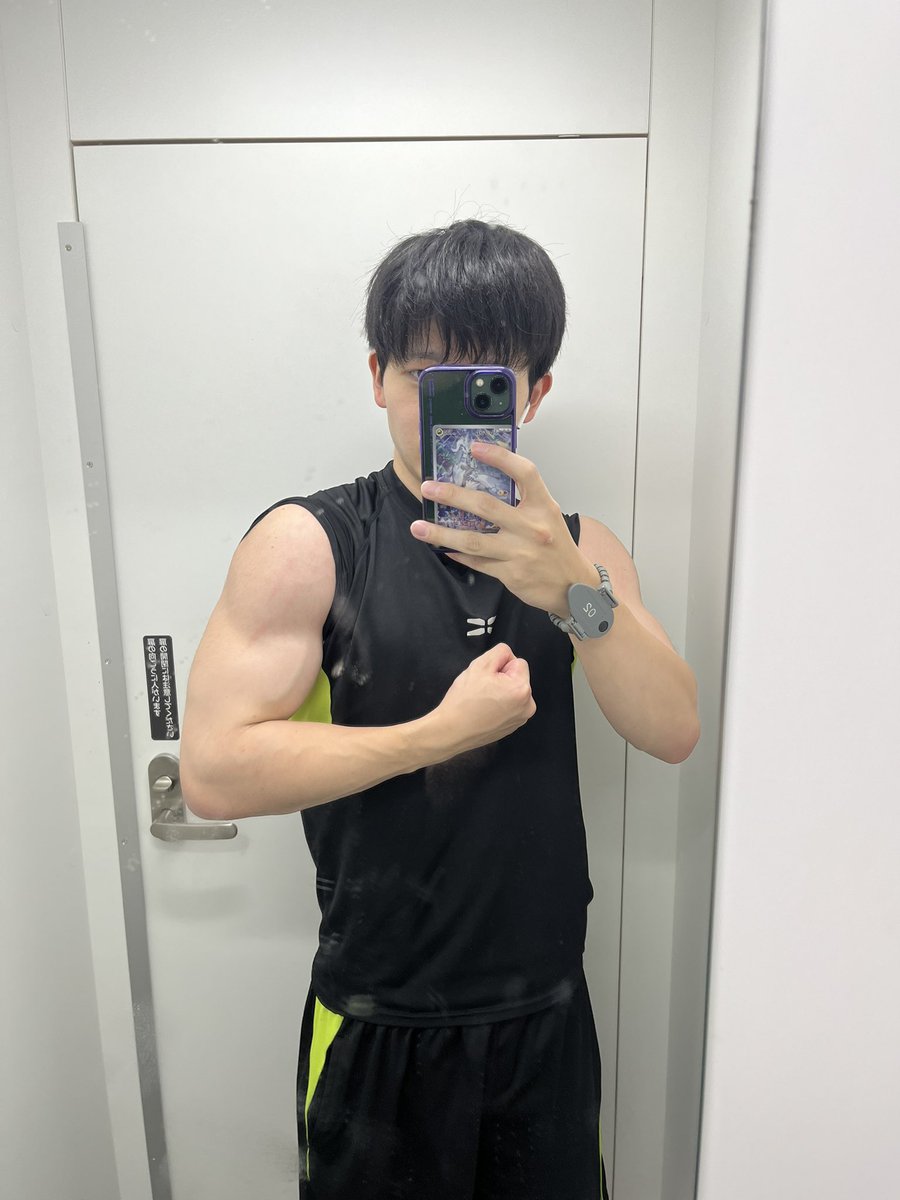gauojp's tweet image. 今日は腕トレ

身長170で56キロしかないから62くらいまで欲しいな
