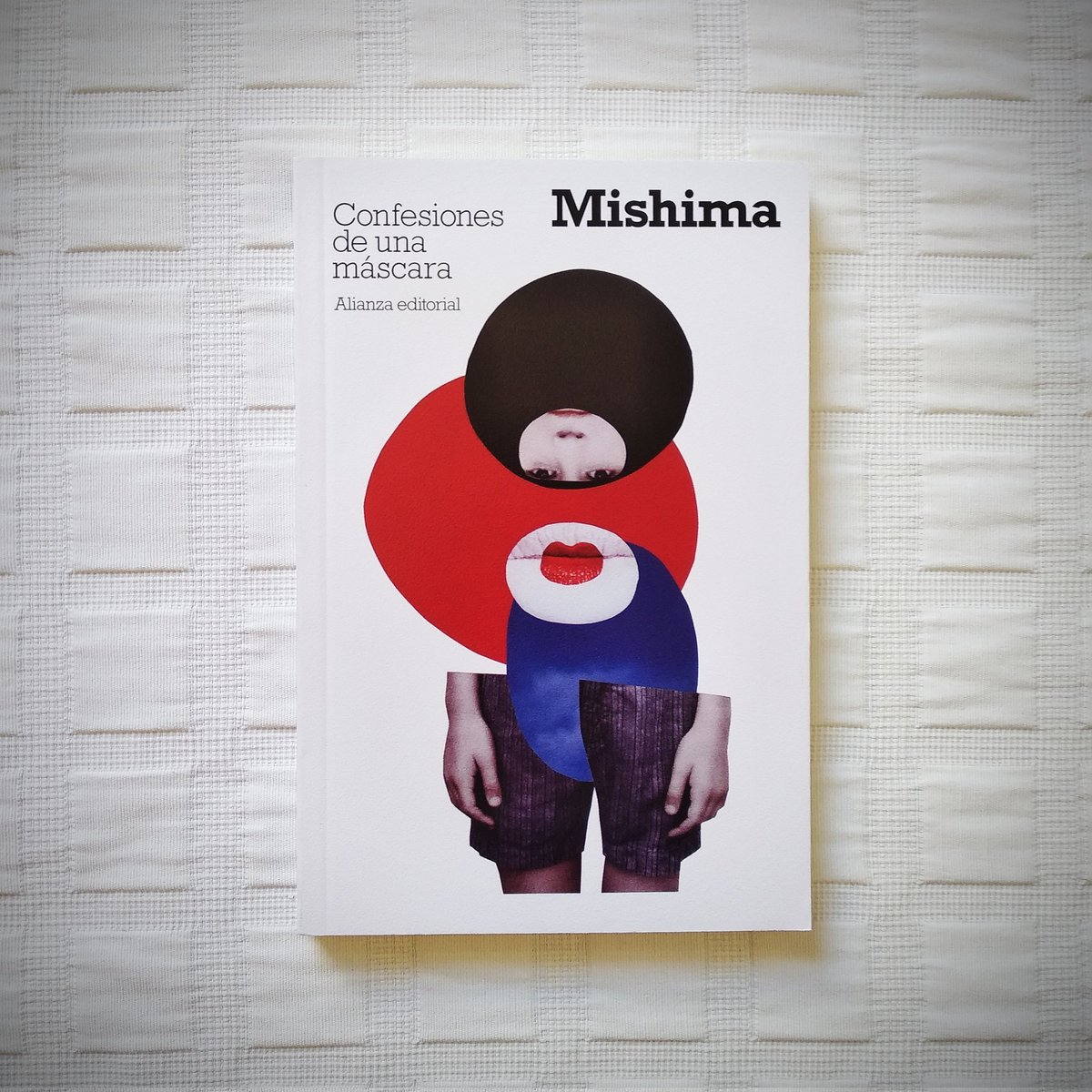 pablogonz68's tweet image. ¡Qué enormidad de libro, por Dios! Sabe a clásico en cada frase. #Mishima