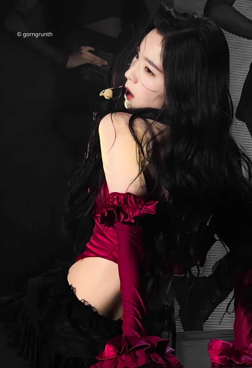 gorngrunth's tweet image. 250719 Calling me back นี่ยังกรี๊ดแตกสุดๆ อยากดูเพิร์ฟ Summer rain แบบสดๆ ช้านคงร้องไห้

#IRENE #아이린 #RedVelvet_IRENE_SEULGI_BALANCE_BKK