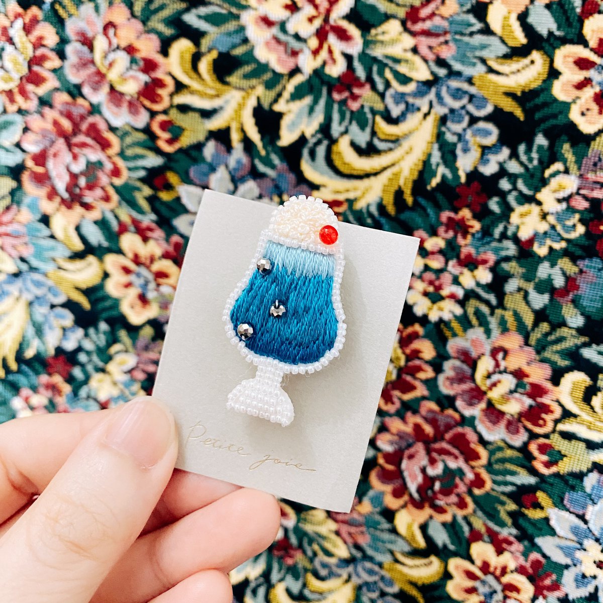 YKMOnyan's tweet image. クリームソーダのブローチ
買っちゃった