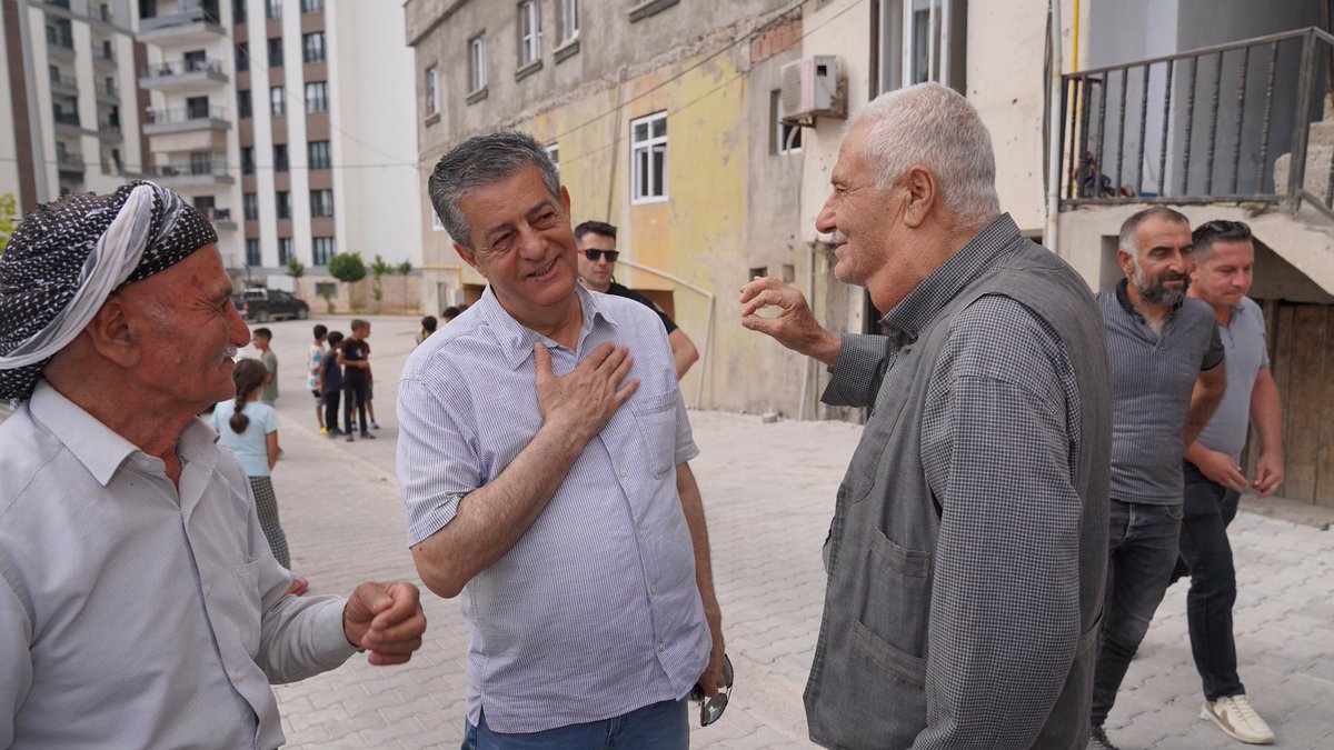 Belediye Başkanımız Sayın Mehmet Yarka, Yeşilyurt Mahallesinde yapılan yol çalışmalarını yerinde inceledi, vatandaşlarımız ile bir araya gelerek talep ve önerilerini dinledi.