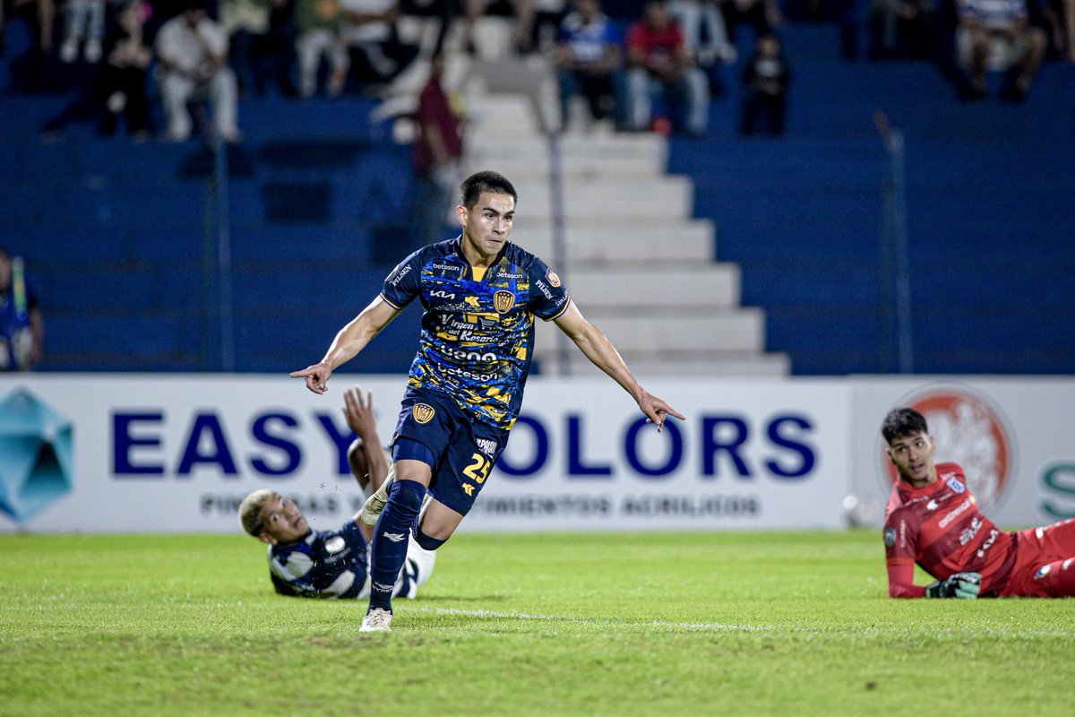 BrunoPont's tweet image. Daniel Rodriguez, Presidente del Sportivo #Luqueño:
"No solo tuvimos dos expulsados. Creo que fue un partido que perdimos injustamente y ahora corremos el riesgo de que quieran hacer algo con Jonathan Ramos".
95.5 FM @rockandpop955
1020 AM @nanduti
96.1 FM CDE 660 AM CDE…