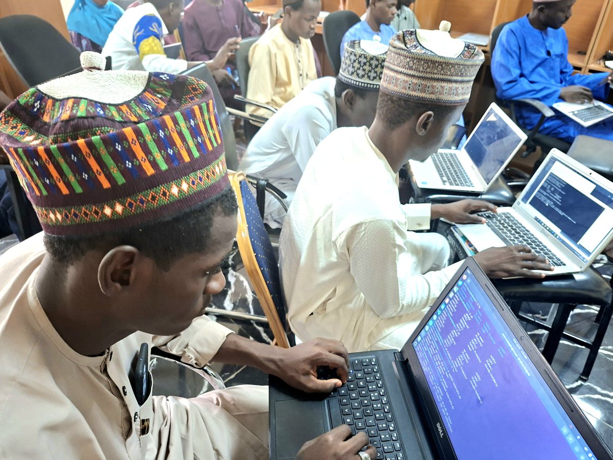 YuseeProgrammer's tweet image. Hey Python Community Katsina members and trainees! 👋
Stay connected with us on social media to get the latest updates, news, and insights! 📱 Follow us on:
Twitter: @Pythonkatsina 🐦
LinkedIn: LinkedIn.com/company/Python… 💼
Facebook: Python Katsina 📘
Instagram: python_katsina 📸…