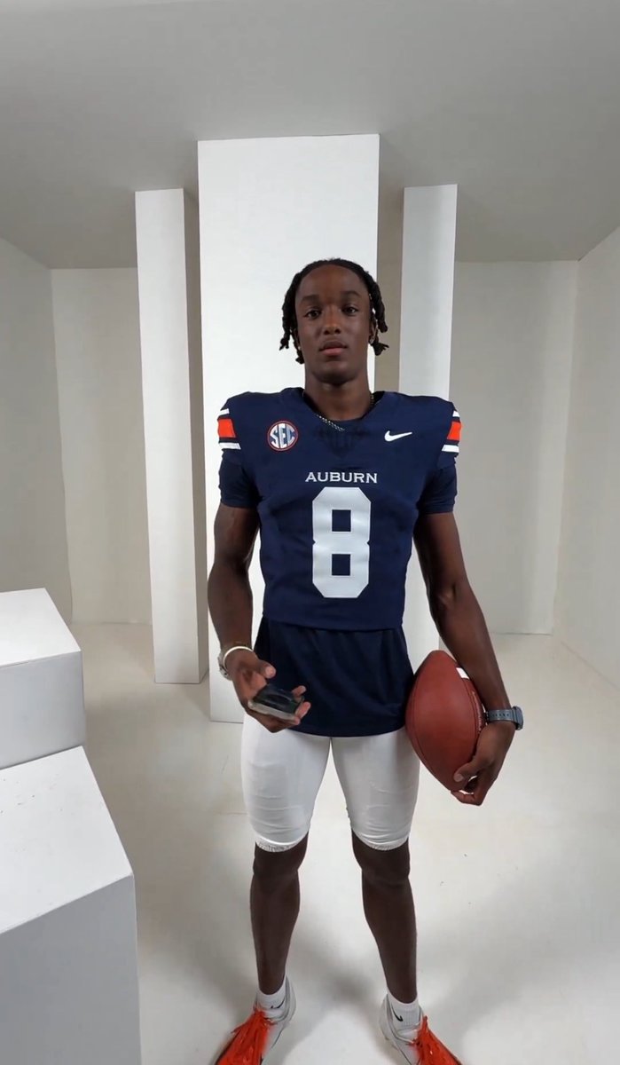 _JHokanson's tweet image. I really like the larger “AUBURN” font on the redesigned Nike unis