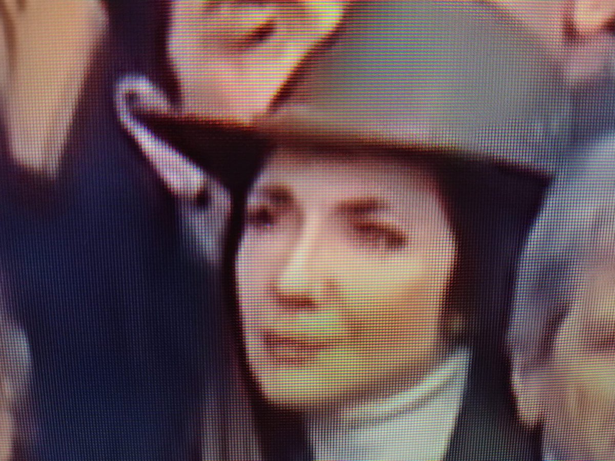 cachivache83's tweet image. no termino de entender si está haciendo cosplay de cowboy o de indiana jones
