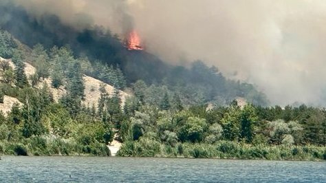 HtcOvul's tweet image. Orada benim de dikili ağacım var,
Öğrencilik yıllarımdan 🥺
#Ankara 'da okuyan bir çok gencin olduğu gibi...
#odtü #eymir #Ovacık #yangin #Kızılcahamam
alevler bir yerde bitiyor, başka yerde tekrar başlıyor