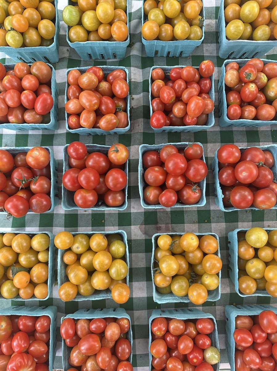 JonahProfit's tweet image. How a Management Consultant shops at the farmers market
1. buy in season produce
2. avoid the $12 Vietnamese coffee
3. try not to think about the EBITDA margin