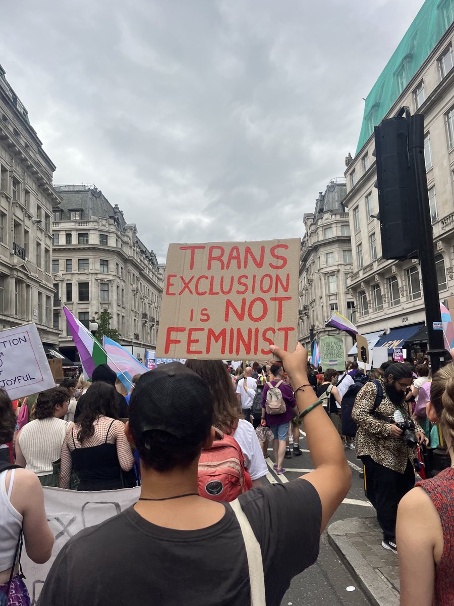 DBTVTB's tweet photo. ⁦@jk_rowling⁩ xx https://t.co/wgdsnz6GCR