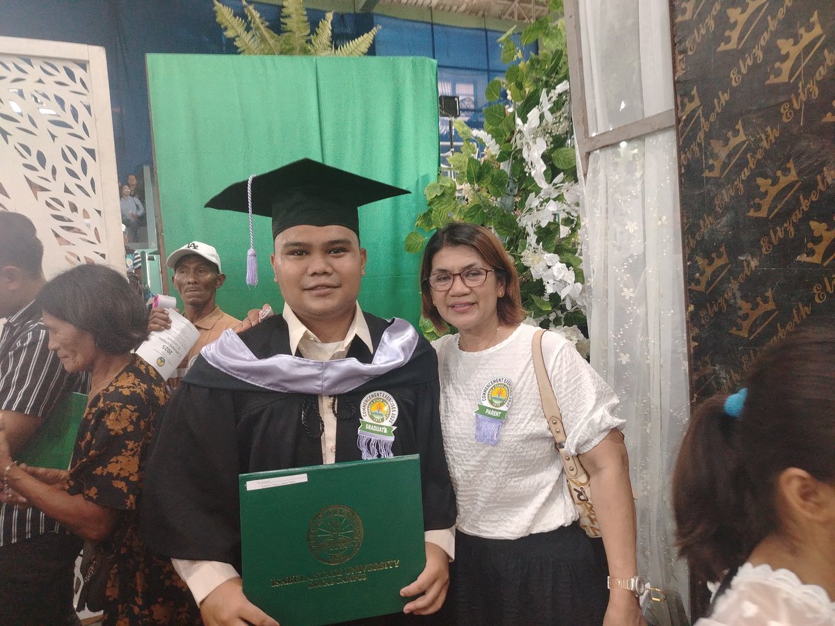 𝐅𝐈𝐍𝐀𝐋𝐋𝐘, 𝐀 𝐃𝐄𝐆𝐑𝐄𝐄 𝐇𝐎𝐋𝐃𝐄𝐑! 🎓✨

THANK YOU Mama Papa &amp; Kuya🫰

BACHELOR OF SCIENCE IN INFORMATION TECHNOLOGY

Isabela State University - Roxas Campus
BATCH 2025

𝒯ℴ 𝒢ℴ𝒹 𝒷ℯ 𝓉𝒽ℯ 𝒢𝓁ℴ𝓇𝓎☝️

Officially Signing off 🎓