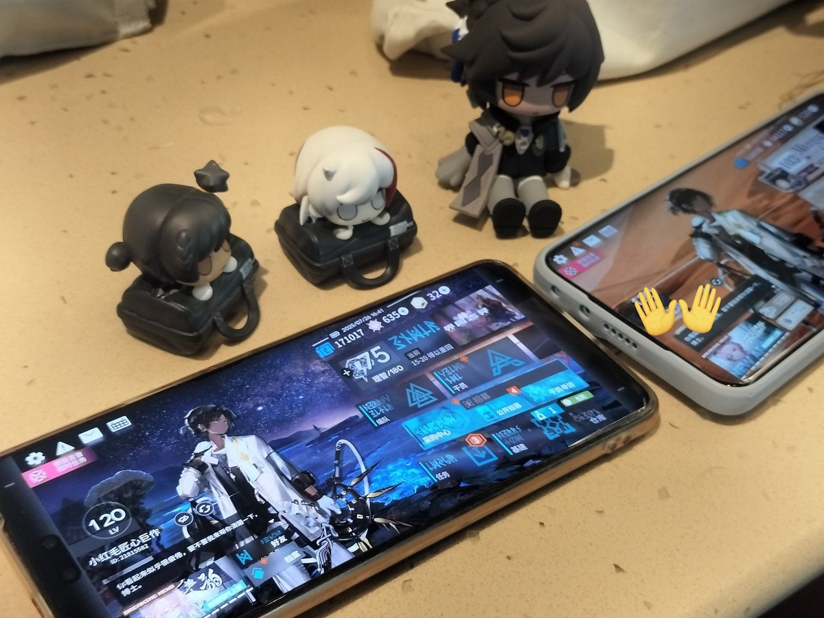 sideeffect1225's tweet image. 今天跟瑞老師見面交接了很多✴️🐦物品，收到了一籃子努努