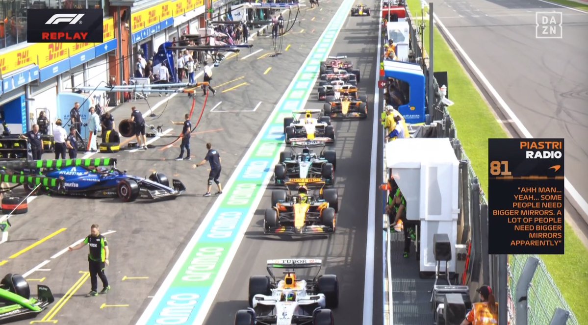 SoyMotor's tweet image. 📻 Piastri: "Algunos necesitan espejos más grandes"
😅 Se le ha colado Lawson... está siendo un día movidito en el Pit-Lane
#F1 #BelgianGP