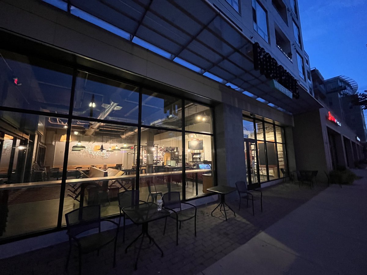 ShermanJeff's tweet image. What’s here? Other concepts in the @MODPizza restaurant family? @ShopShorewood, let’s get it filled!
Mod Pizza 🍕 in @ShorewoodWis has closed.
jsonline.com/story/communit…