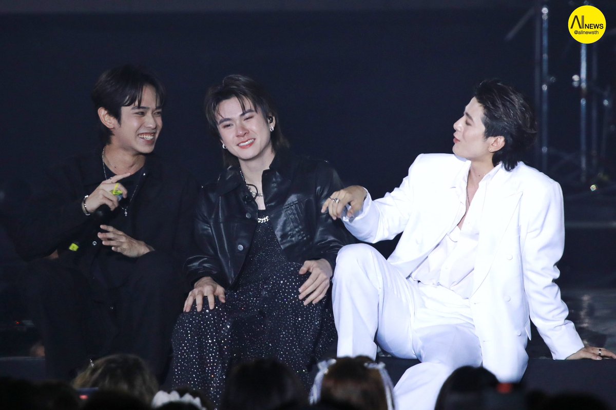 AllNews_th's tweet image. TRINITY  ทำให้เสียน้ำตา!  ความรัก การซัพพอรทที่ทุกคนยังคงมีให้กันเสมอ

#JACKIE_The1stFANCON_DDAY
#TRINITY_TNT #JackieJackrin 
#XXSIVK #ThirdLapat
#JACKIE_The1stFANCON