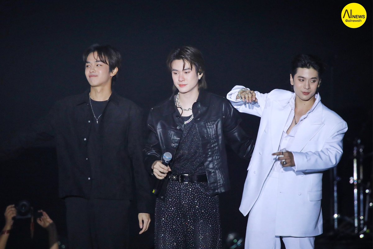 AllNews_th's tweet image. TRINITY  ทำให้เสียน้ำตา!  ความรัก การซัพพอรทที่ทุกคนยังคงมีให้กันเสมอ

#JACKIE_The1stFANCON_DDAY
#TRINITY_TNT #JackieJackrin 
#XXSIVK #ThirdLapat
#JACKIE_The1stFANCON