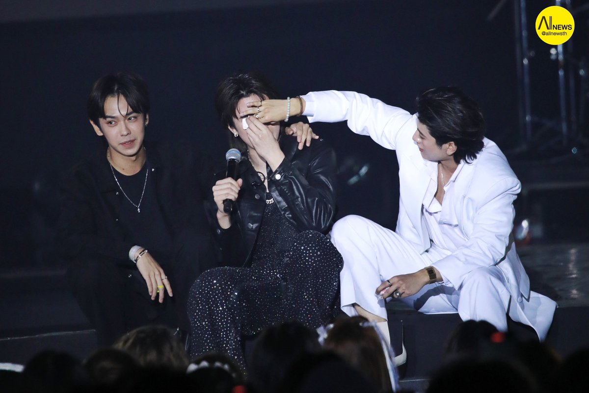 AllNews_th's tweet image. TRINITY  ทำให้เสียน้ำตา!  ความรัก การซัพพอรทที่ทุกคนยังคงมีให้กันเสมอ

#JACKIE_The1stFANCON_DDAY
#TRINITY_TNT #JackieJackrin 
#XXSIVK #ThirdLapat
#JACKIE_The1stFANCON