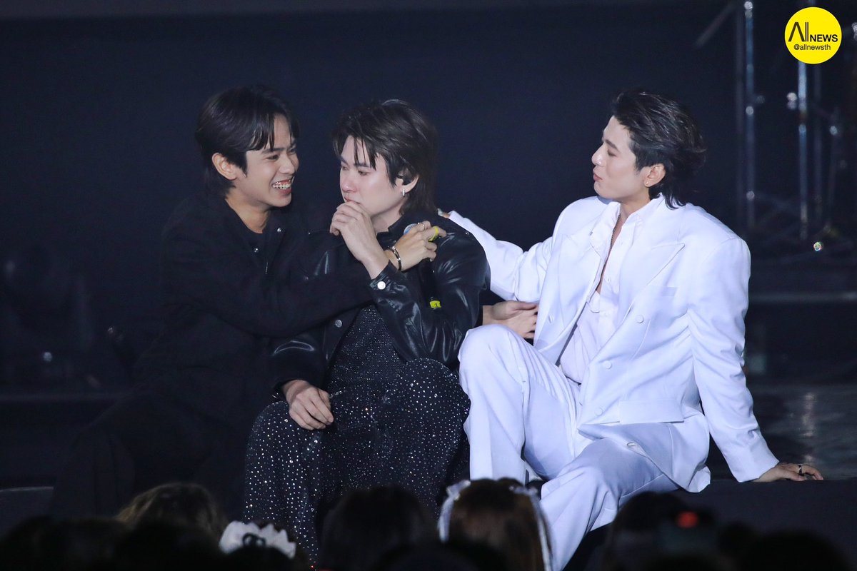 AllNews_th's tweet image. TRINITY  ทำให้เสียน้ำตา!  ความรัก การซัพพอรทที่ทุกคนยังคงมีให้กันเสมอ

#JACKIE_The1stFANCON_DDAY
#TRINITY_TNT #JackieJackrin 
#XXSIVK #ThirdLapat
#JACKIE_The1stFANCON