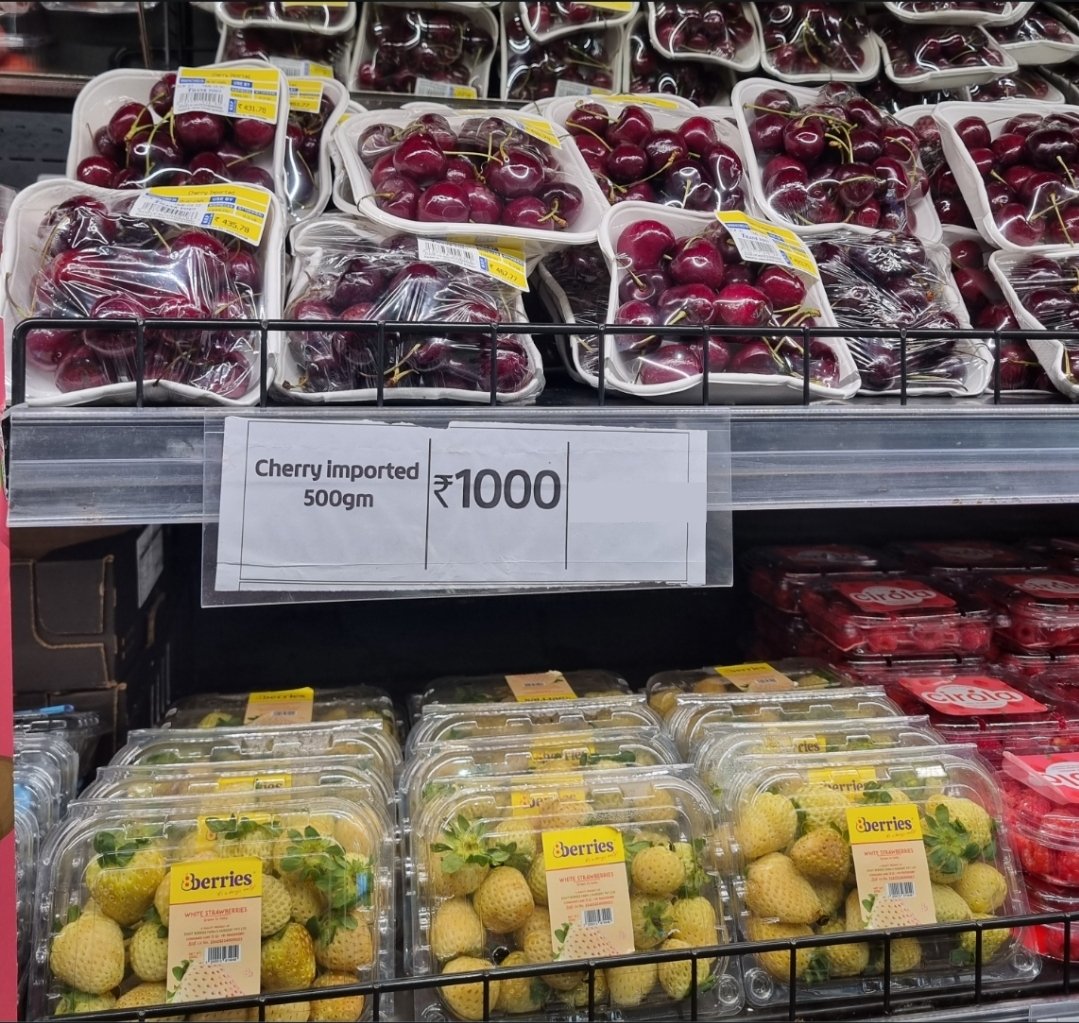 AbidZaidi1's tweet image. Faalsa being sold on roadside at Rs.20/- per kg, a few years back, to Malls selling Imported Cherries at Rs.2000/- per kg today... we have come a long long way...
Can someone give me the nutrional values of these two fruits?
🙄