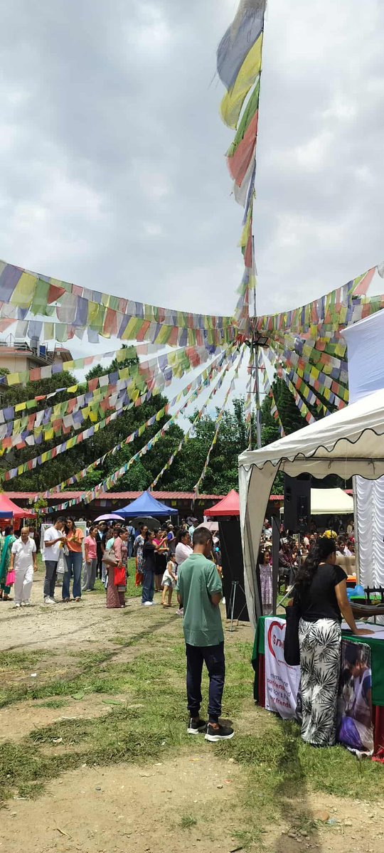 DhakalSaurav's tweet image. सालकाे पातमा केक । VEGAN foods at Kathmandu Veg Fest 2025 #utpalacafe !
