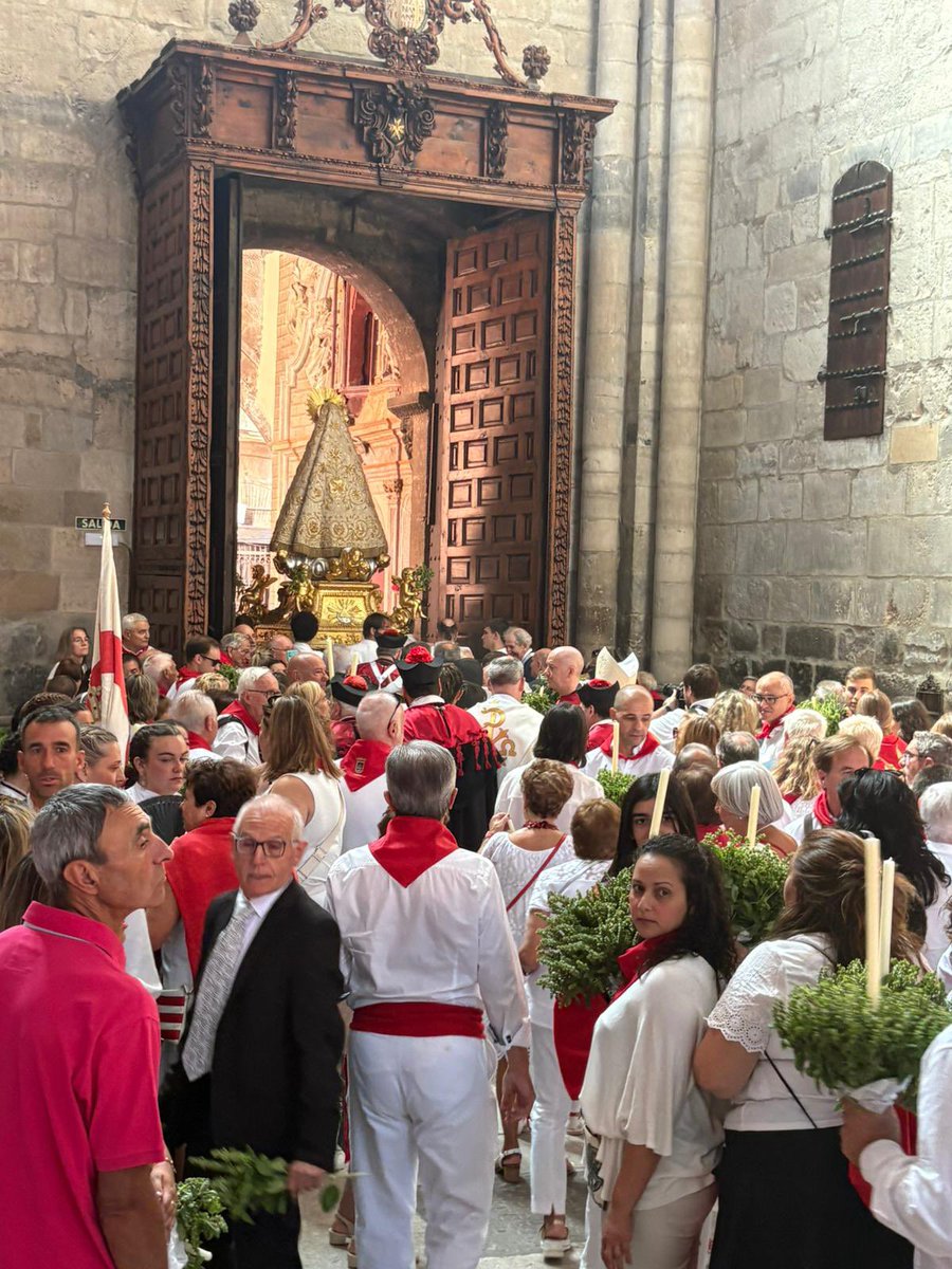 VoxNavarra's tweet image. 📸 Hoy, celebrando a Santa Ana en Tudela.
Nuestro presidente provincial, José María García Elorz, ha participado en la procesión junto a nuestro coordinador en el municipio, Javier García.
Siempre defendiendo y promoviendo nuestras tradiciones.