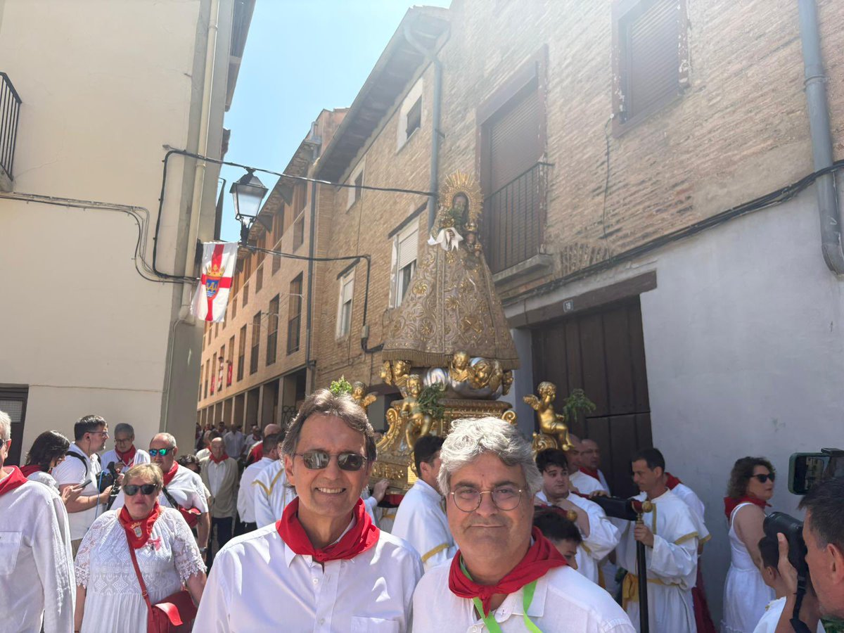VoxNavarra's tweet image. 📸 Hoy, celebrando a Santa Ana en Tudela.
Nuestro presidente provincial, José María García Elorz, ha participado en la procesión junto a nuestro coordinador en el municipio, Javier García.
Siempre defendiendo y promoviendo nuestras tradiciones.