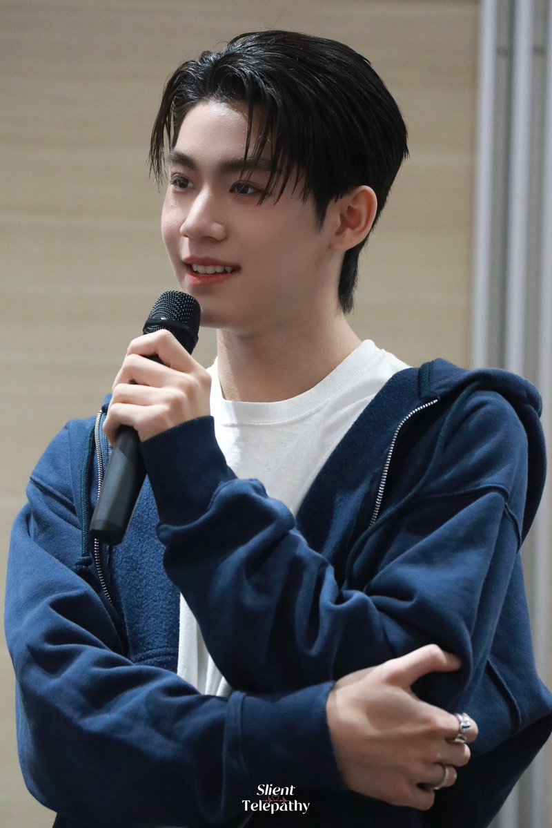 ShuangSilent's tweet image. totally into the way I see you
@almondsleepp
#almondbabybigboy︎
#มหกรรมนิยายนานาชาติ2025xAP
#AlmondProgress
#ด้อมภภ #PSPW