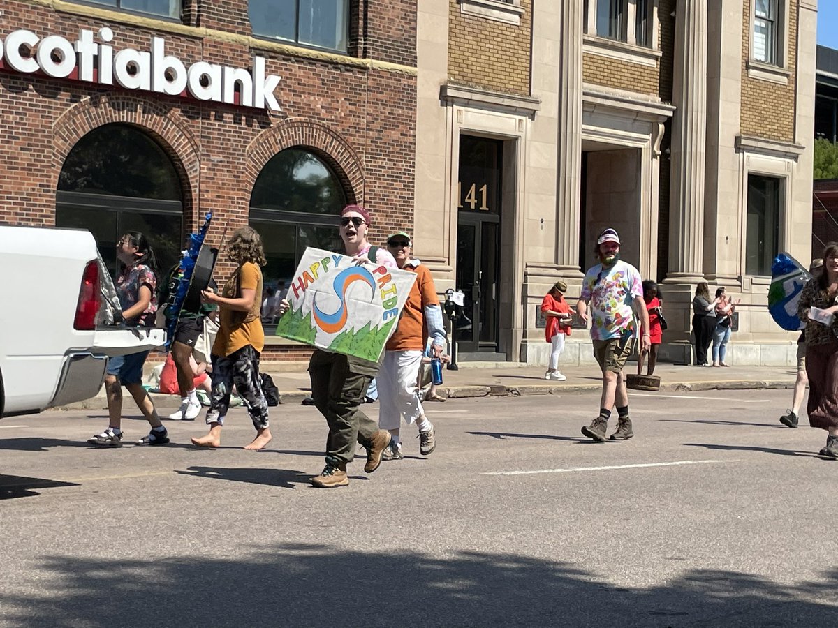 ReprtrPatHealey's tweet image. This is an awesome long parade. Wow Charlottetown Pride you really went all out. So great to see. I’ve been to a lot of parades. This has to be one of the best yet at least in terms of length. #PEI